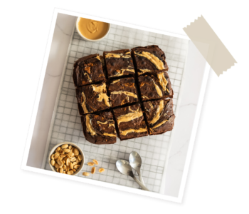 Gâteau fondant au chocolat et beurre de cacahuète pour un apéro Menguys.